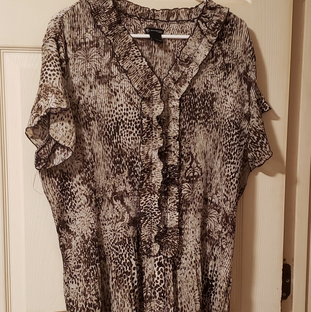 Womens plus sized blouse size 3X